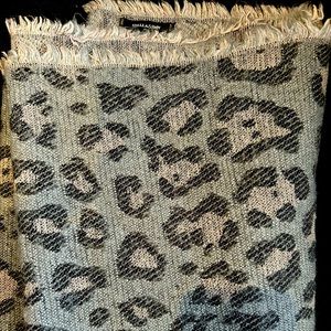 Leopard print scarf- grey and pink